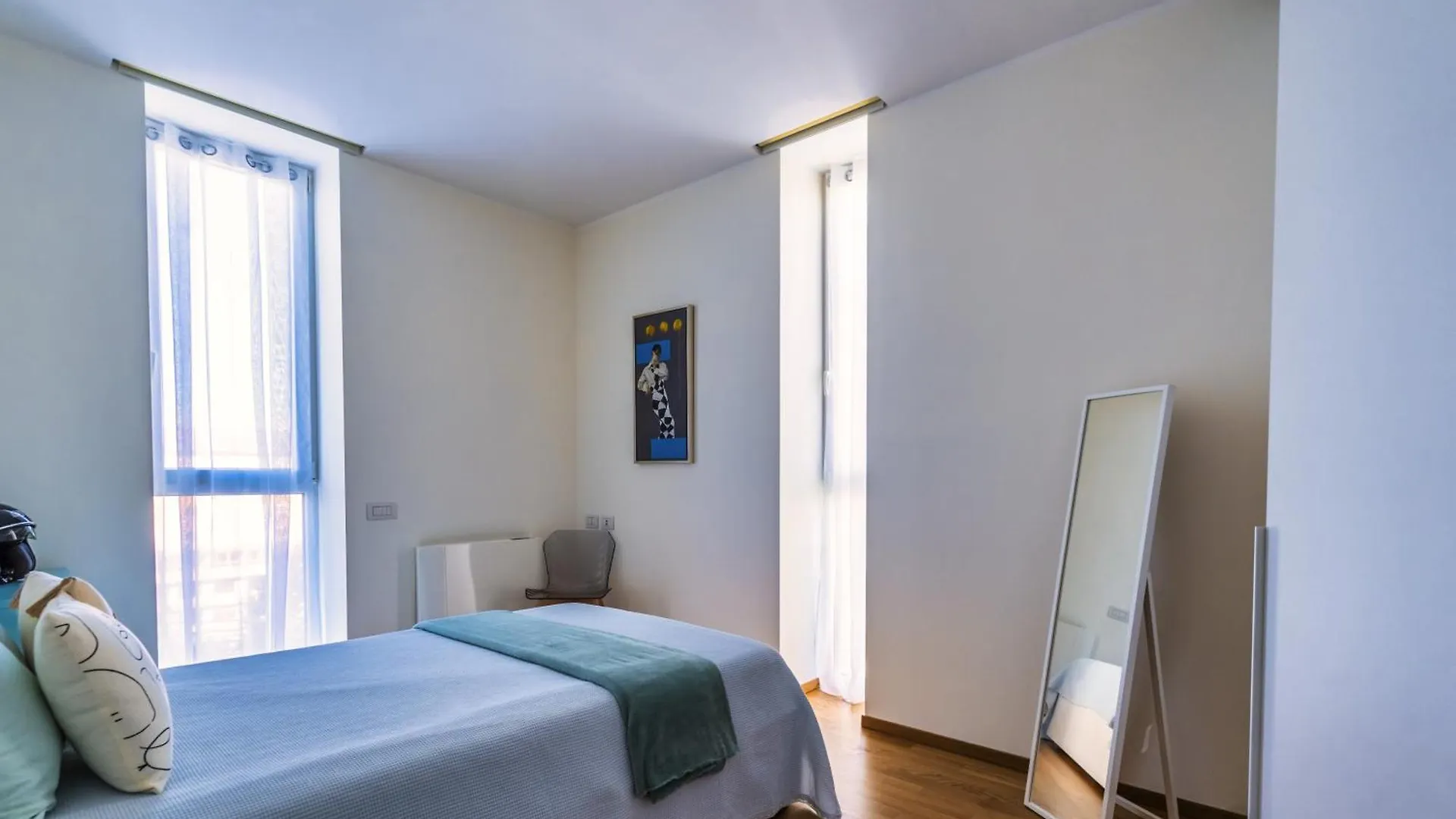 5 Min Walk From Subway Elegant & Modern Apartment Milan