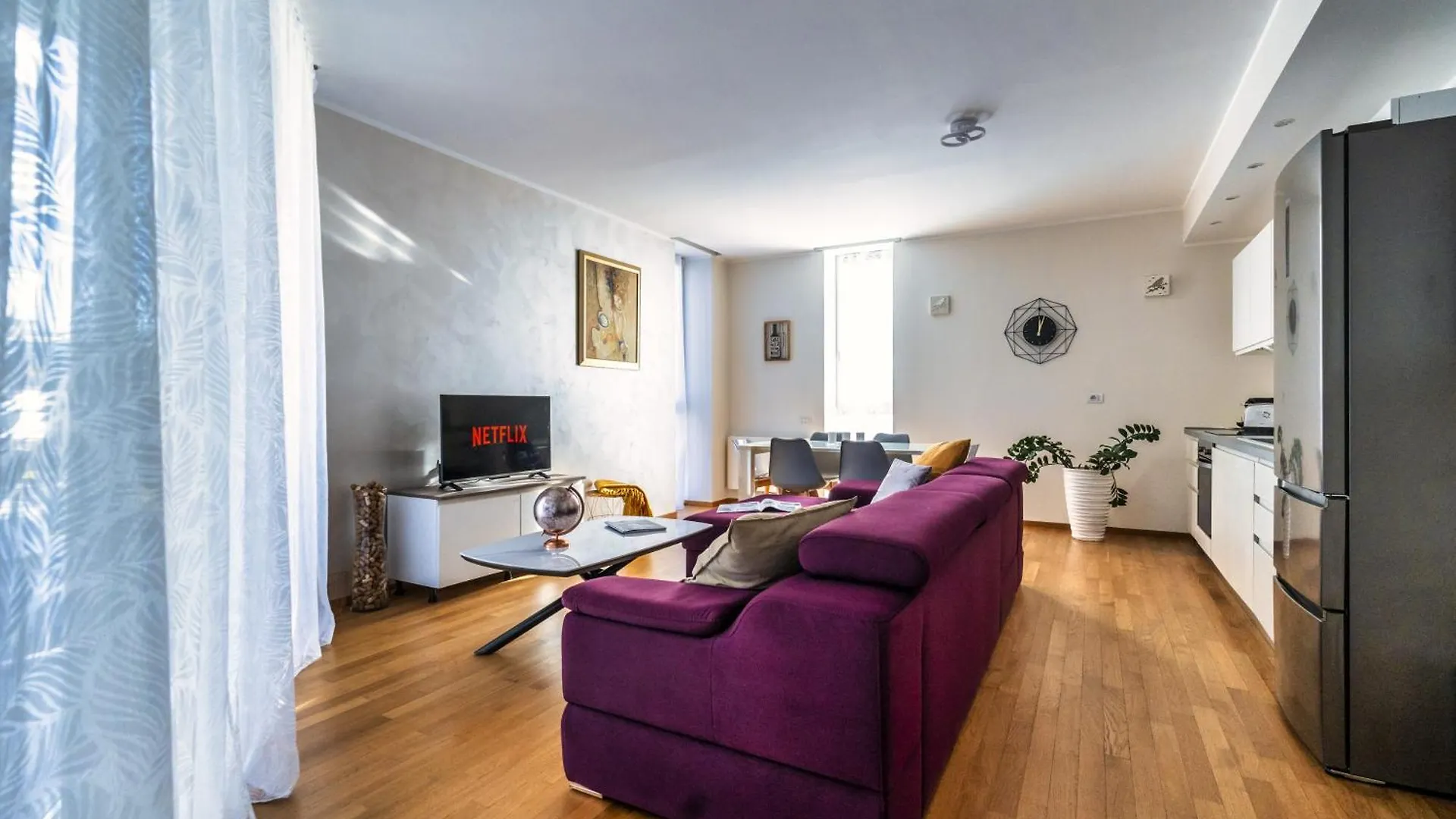 5 Min Walk From Subway Elegant & Modern Apartment Milan