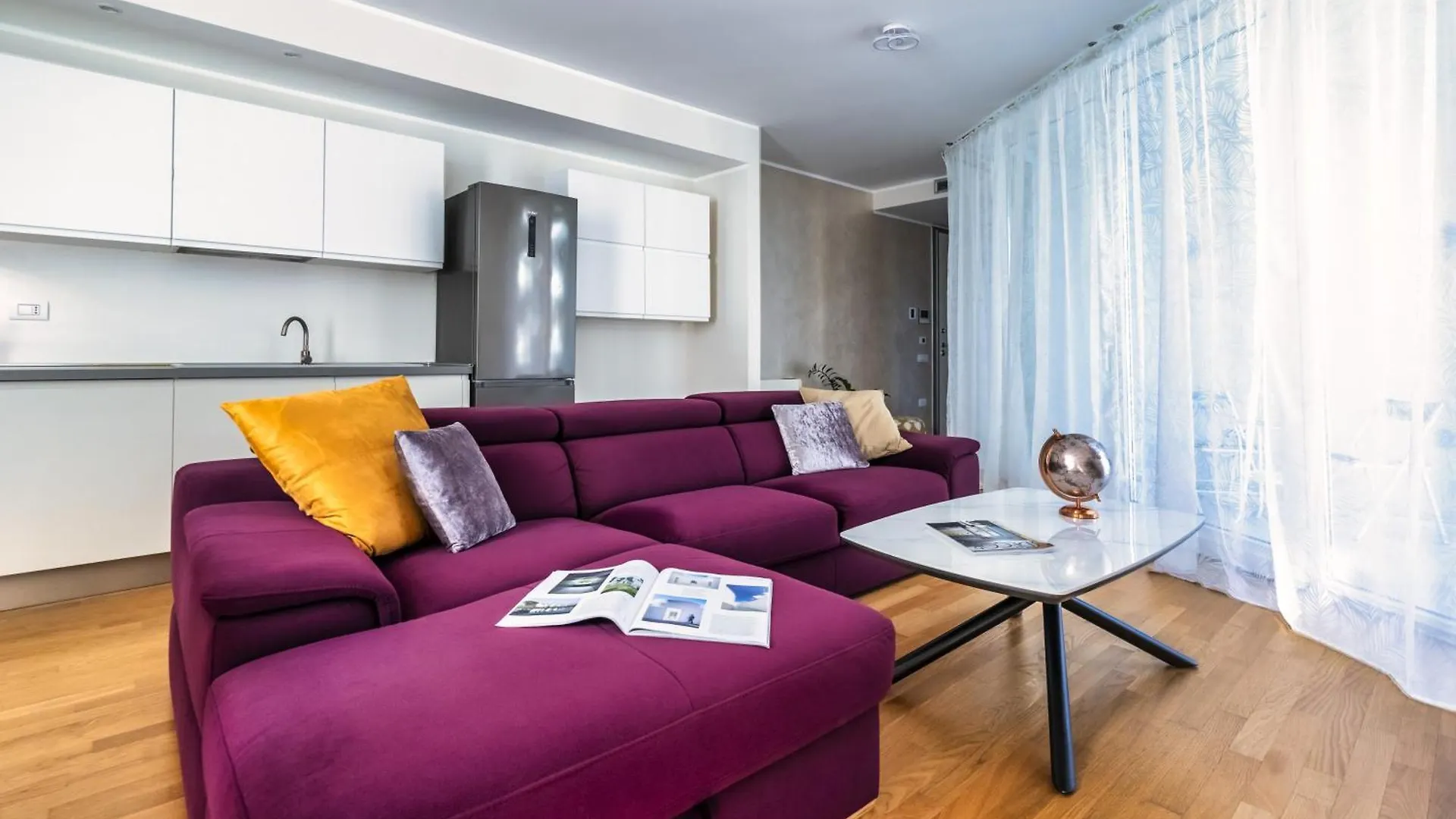 5 Min Walk From Subway Elegant & Modern Apartment Milan Italy
