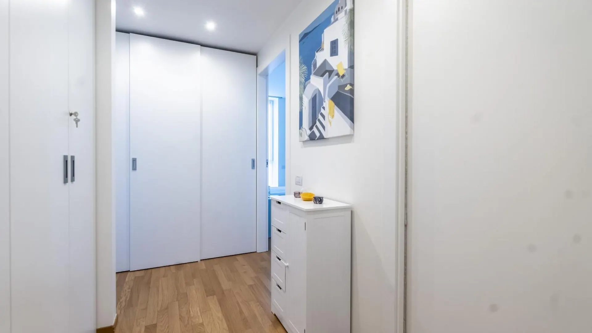 5 Min Walk From Subway Elegant & Modern Apartment Milan
