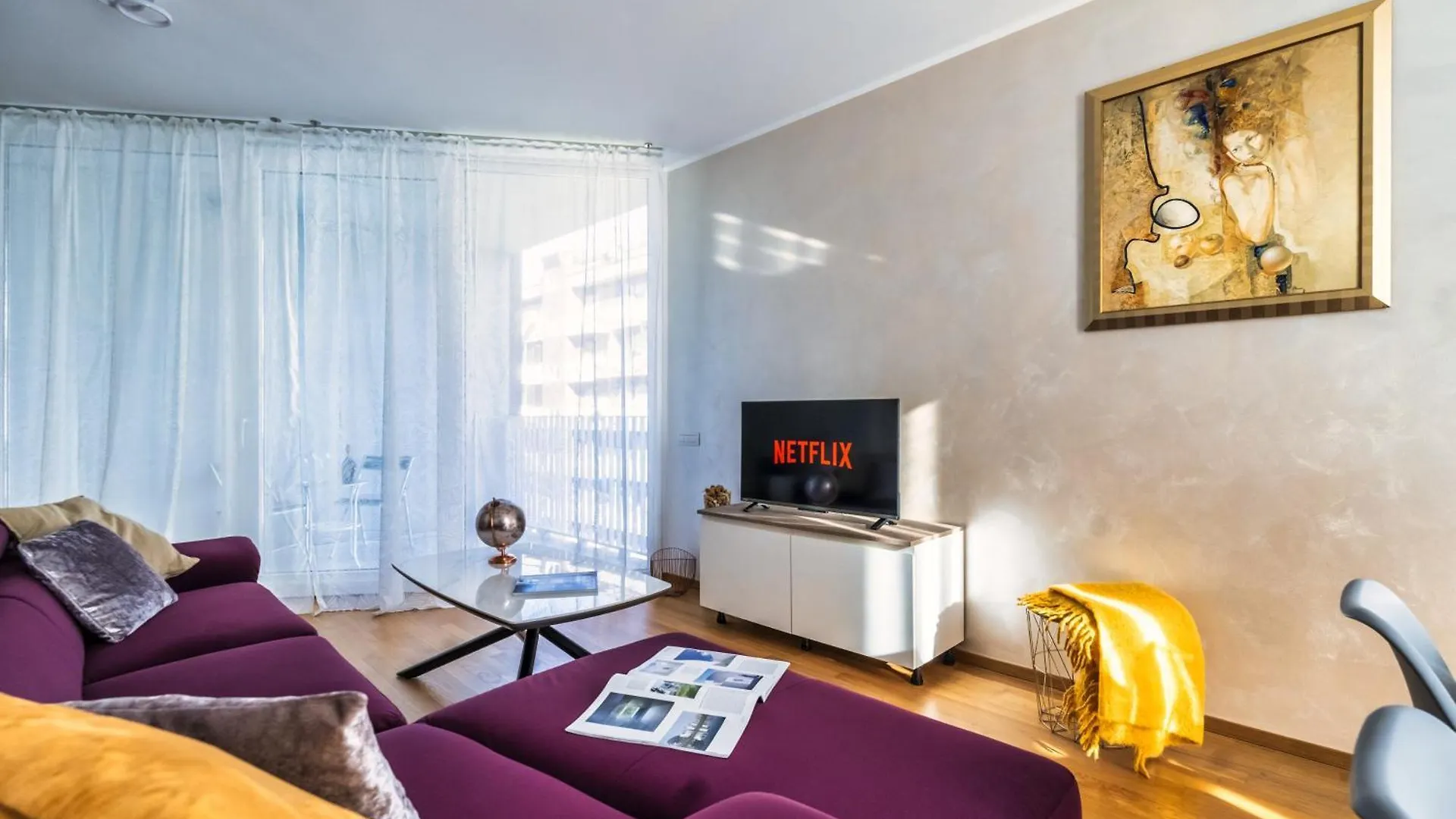5 Min Walk From Subway Elegant & Modern Apartment Milan